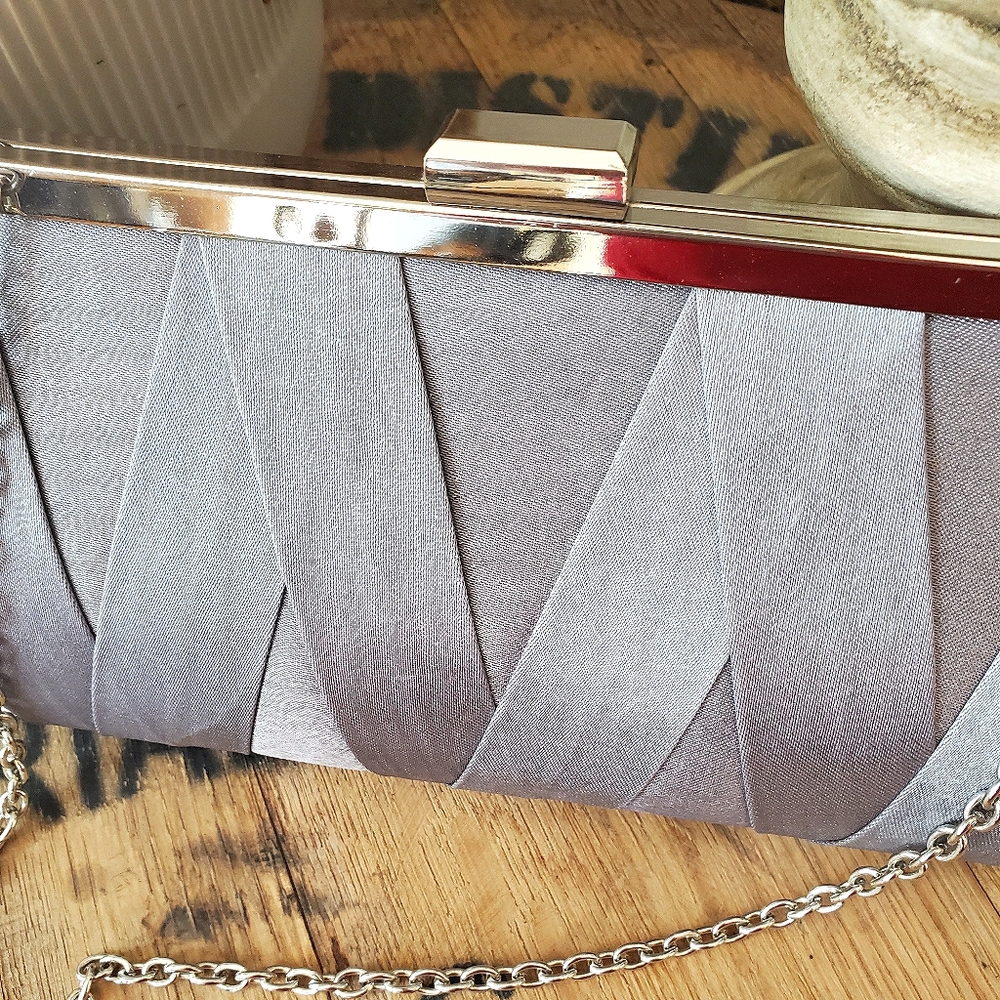 Charming Clutch/Shoulder Bag 😍 - Picture 5 of 8